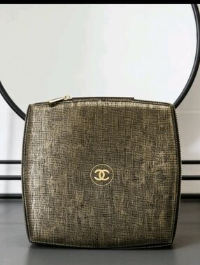 NIB Chanel Metallic Gold Square Cosmetic Case [B4-5]
